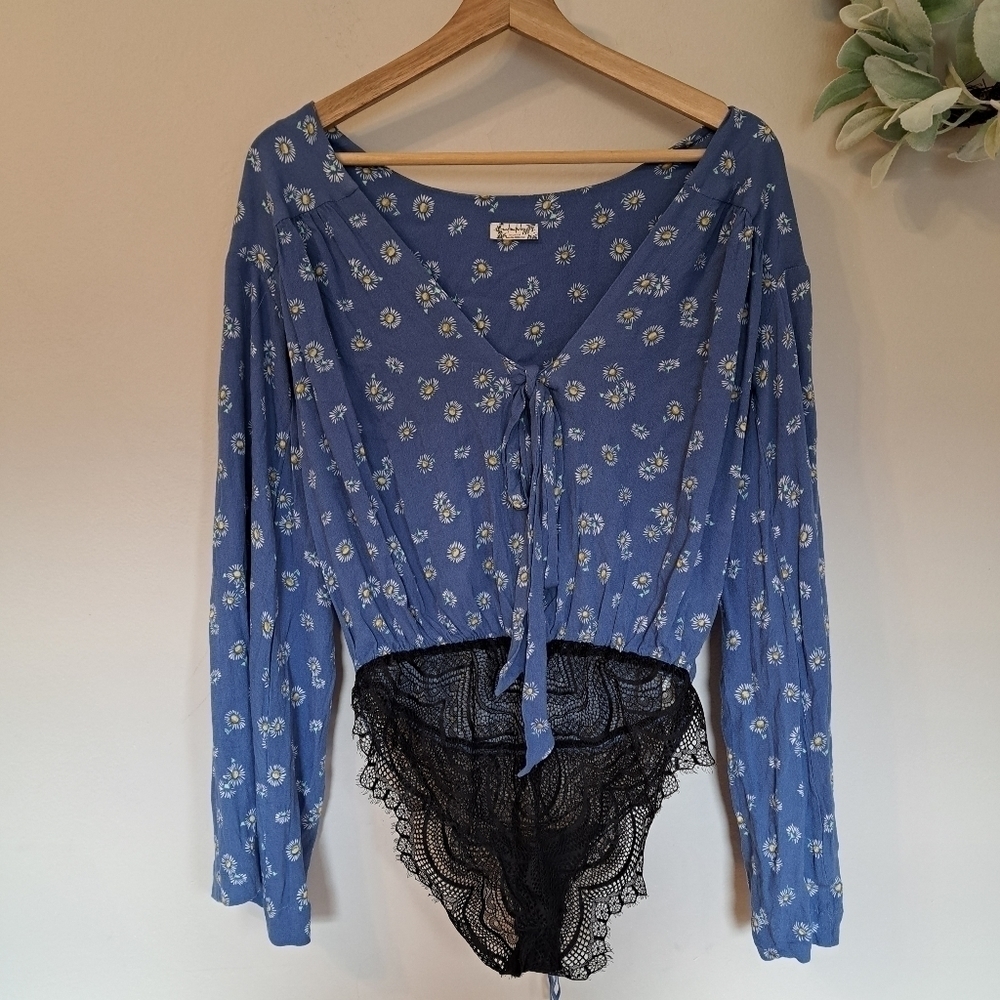 Free People Tops Free People Forties Feel Bell-Sleeve Bodysuit Small - Picture 2 of 8